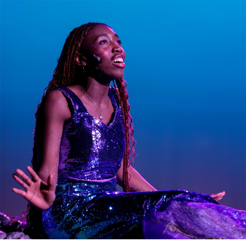  Student actress on stage